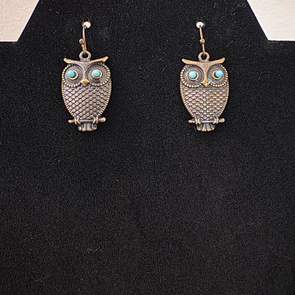 Vintage Green Suede and Gold Tone Owl Charm Necklace and Earring Set - Picture 2 of 4